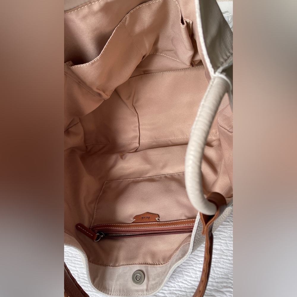 Large leather tote - Picture 6 of 7